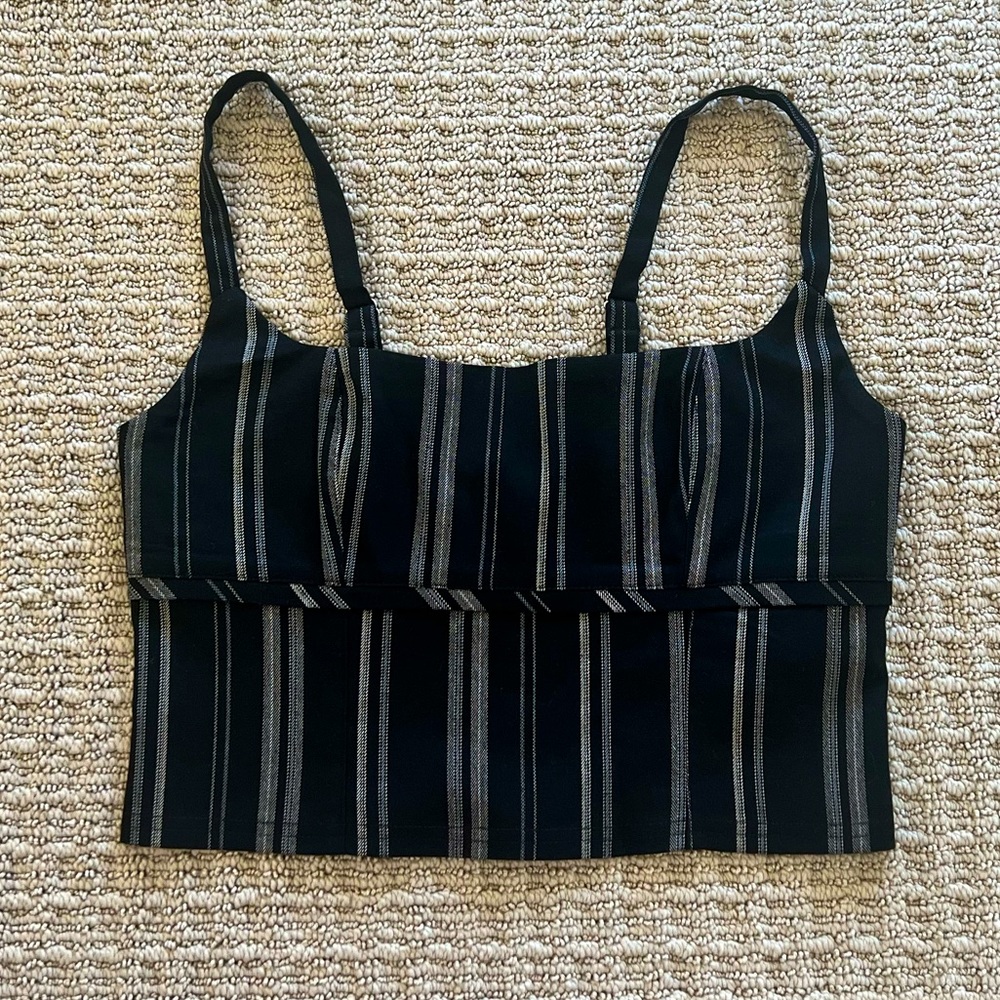 URBAN OUTFITTERS STRAIGHT NECK BLACK+WHITE STRIPED CAMI SIZE S